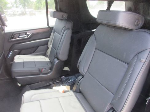 New 2026 GMC Yukon XL Denali w/ Denali Reserve Package AWD/4WD image 12