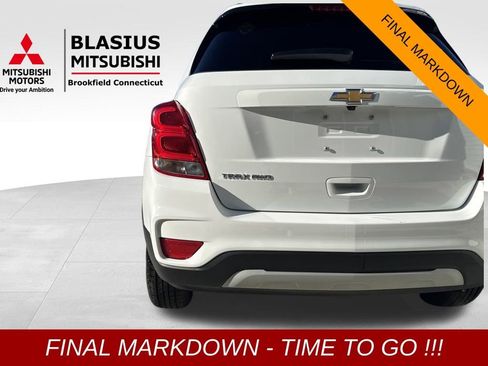 Used 2022 Chevrolet Trax LT w/ LT Convenience Package image 35