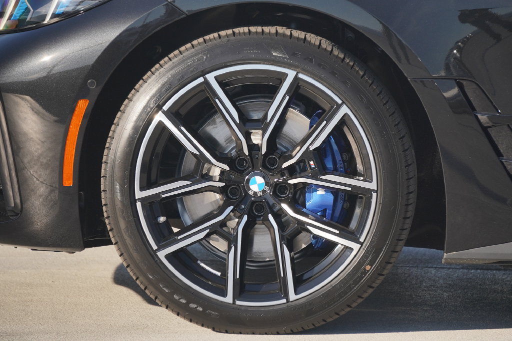 Used 2026 BMW 430i w/ M Sport Package RWD image 5
