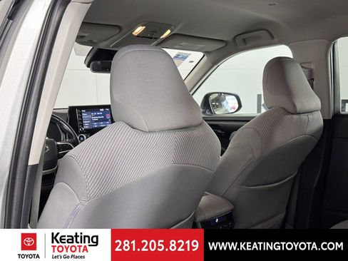 Used 2022 Toyota Highlander LE image 18