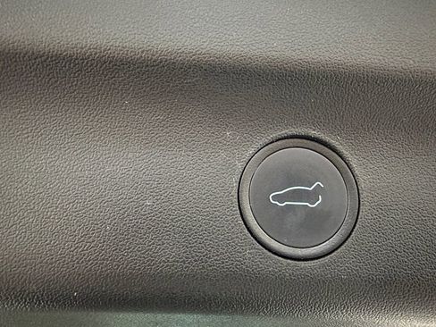 Used 2021 Tesla Model Y Long Range image 8