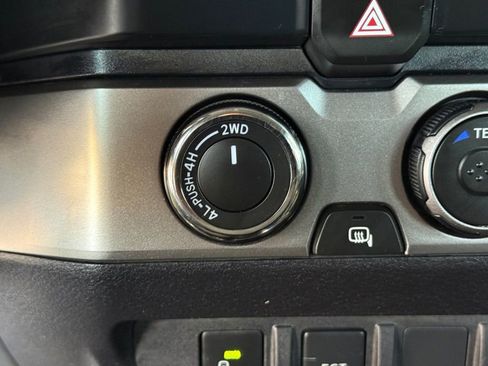 Used 2021 Toyota Tacoma SR5 w/ Technology Package AWD/4WD image 29