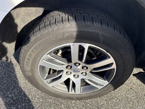 Used 2024 Ford Expedition Limited image 17