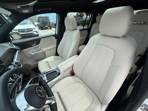 Used 2026 Mercedes-Benz GLB 250 4MATIC image 13