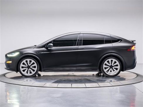 Used 2022 Tesla Model X Plaid image 2