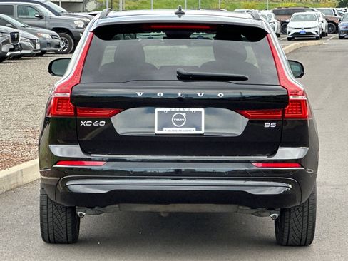 Used 2022 Volvo XC60 B5 Momentum w/ Advanced Package FWD image 4