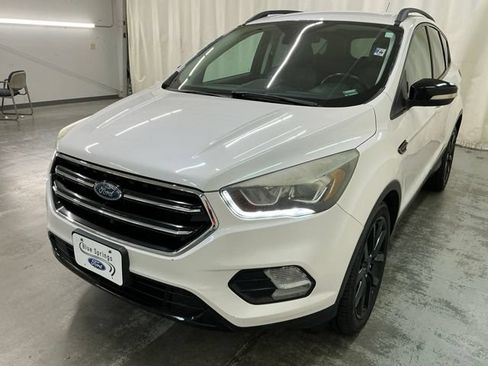 Used 2017 Ford Escape Titanium FWD image 9
