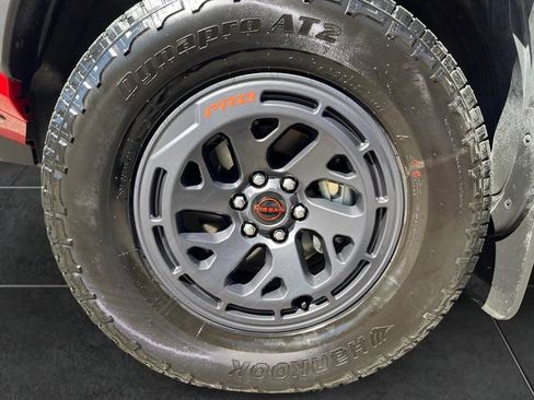 Used 2025 Nissan Frontier PRO-4X AWD/4WD image 9