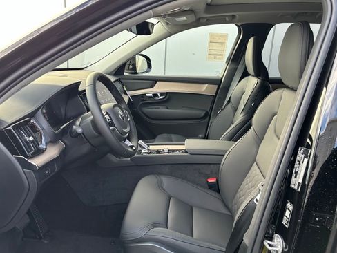 New 2026 Volvo XC90 B6 Plus w/ Protection Package AWD/4WD image 15