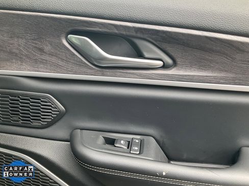 Used 2022 Jeep Grand Cherokee Limited 4xe image 62