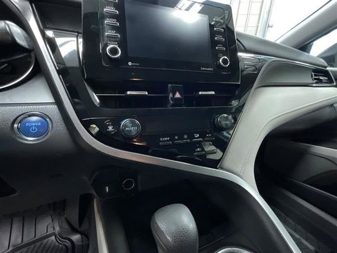 Used 2021 Toyota Camry LE image 16