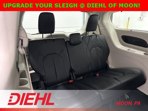 Certified 2020 Chrysler Pacifica Touring-L Plus image 12