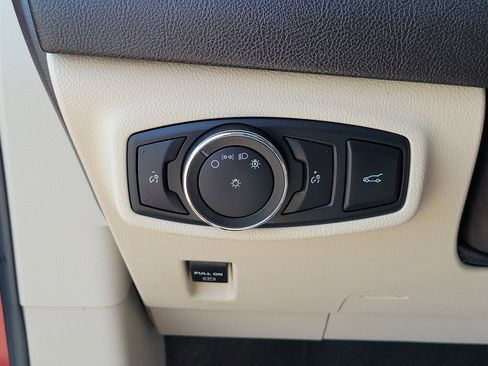 Used 2018 Lincoln MKC Select w/ Select Plus Package FWD image 22