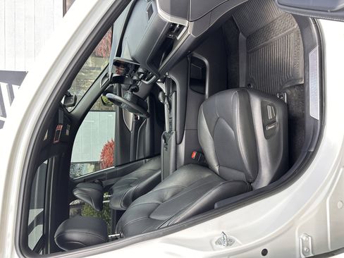 Used 2025 Toyota Grand Highlander AWD Hybrid image 23