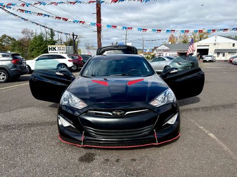 Used 2015 Hyundai Genesis 3.8 image 9