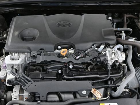 Used 2024 Toyota Camry SE image 36