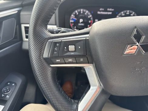 Used 2023 Mitsubishi Outlander SE image 20