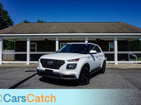 Used 2022 Hyundai Venue SE FWD image 1
