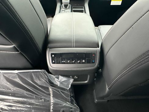 New 2025 Nissan Pathfinder SL image 33