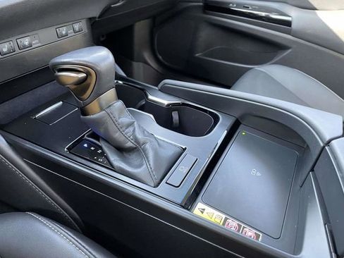 Used 2024 Lexus ES 250 w/ Premium Package image 30