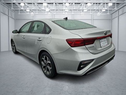 Used 2019 Kia Forte LXS image 3