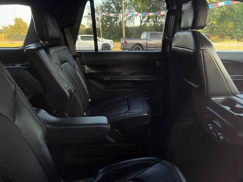 Used 2018 Ford Expedition Limited image 11
