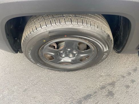 Used 2018 Jeep Renegade Sport w/ Power & Air Group image 30