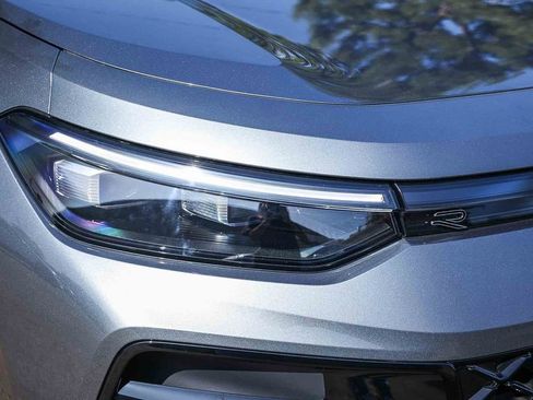 New 2026 Volkswagen Tiguan SE R-Line image 14