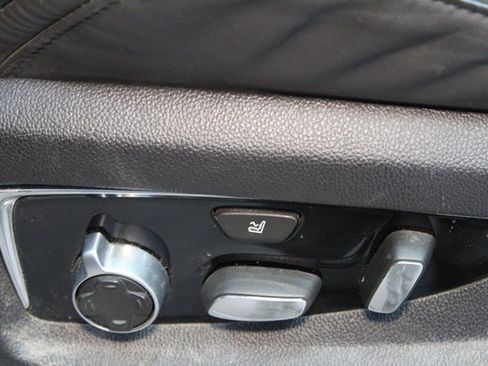 Used 2016 Cadillac Escalade Platinum image 21