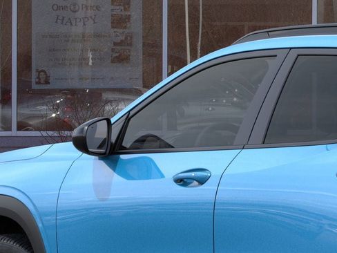 New 2026 Chevrolet Trax LT w/ Driver Confidence Package image 12