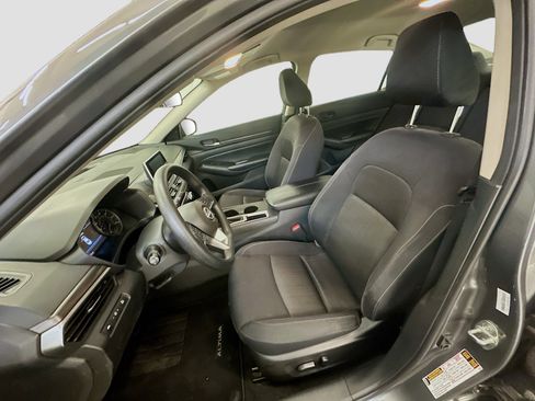 Used 2025 Nissan Altima 2.5 SV image 13