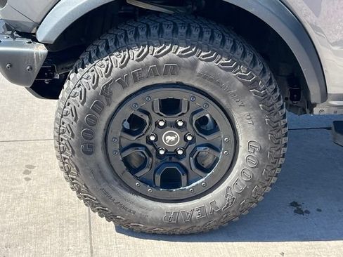 Used 2024 Ford Bronco Wildtrak AWD/4WD image 9