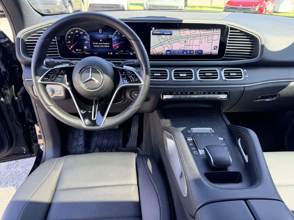 Used 2025 Mercedes-Benz GLE 350 4MATIC image 2