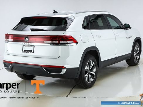 Used 2024 Volkswagen Atlas Cross Sport SE FWD image 9