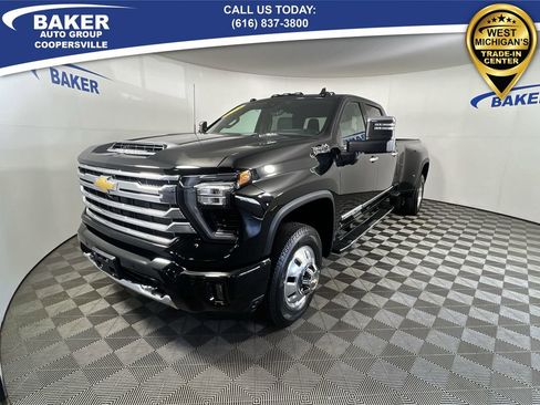 Used 2025 Chevrolet Silverado 3500 High Country w/ Technology Package image 5