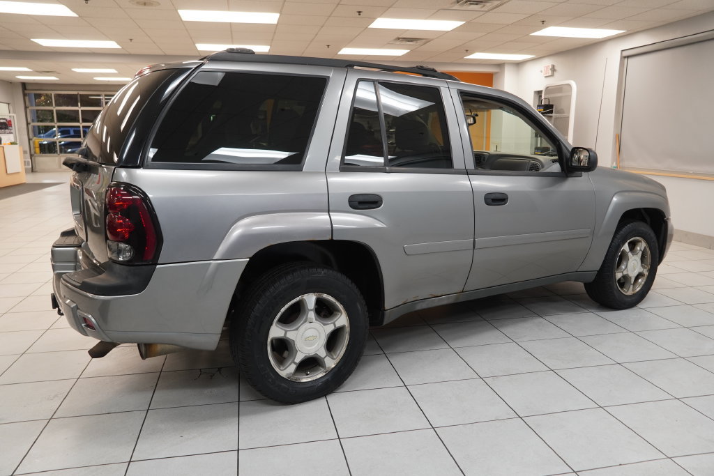 Used 2007 Chevrolet TrailBlazer LS w/ LS Preferred Equipment Group AWD/4WD image 12