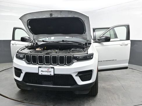 Used 2022 Jeep Grand Cherokee Laredo AWD/4WD image 50