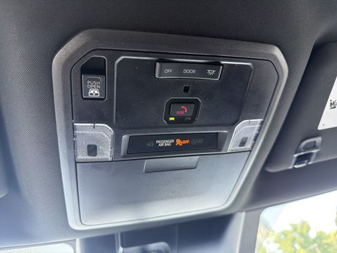 Certified 2025 Toyota Tundra SR AWD/4WD image 5