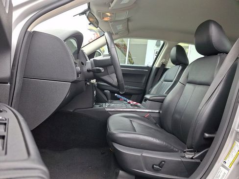 Used 2010 Chrysler 300 Touring image 16