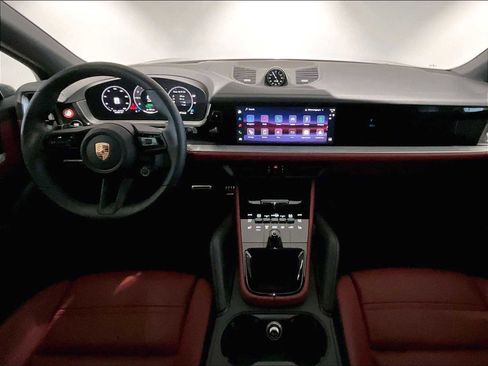 Used 2026 Porsche Cayenne S image 17