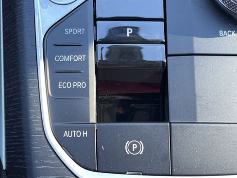 New 2026 BMW 330i Sedan w/ Convenience Package image 9