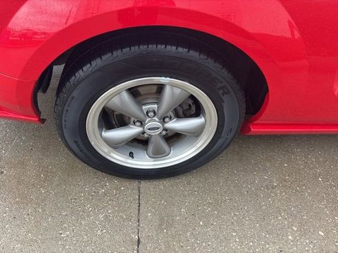 Used 2006 Ford Mustang Convertible image 7