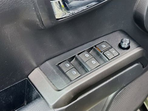 Used 2022 Toyota Tacoma TRD Sport image 17