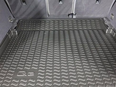 Certified 2025 Audi Q3 2.0T Premium w/ Convenience Package image 23