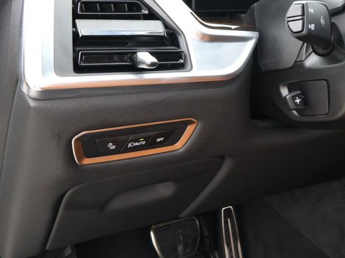 Used 2026 BMW X7 xDrive40i w/ Executive Package image 26