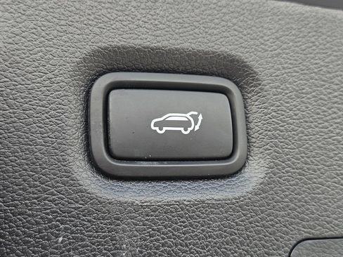 Used 2023 Hyundai Santa Fe Limited FWD image 17