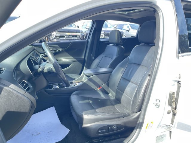 Certified 2017 Chevrolet Malibu Premier w/ Premier Sun and Wheel Package FWD image 20