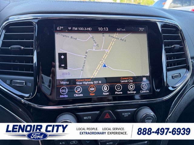 Used 2019 Jeep Grand Cherokee Overland AWD/4WD image 24