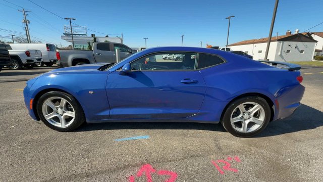 Used 2022 Chevrolet Camaro LT RWD image 5