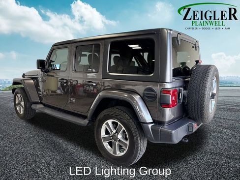 Used 2021 Jeep Wrangler Unlimited Sahara w/ LED Lighting Group AWD/4WD image 3